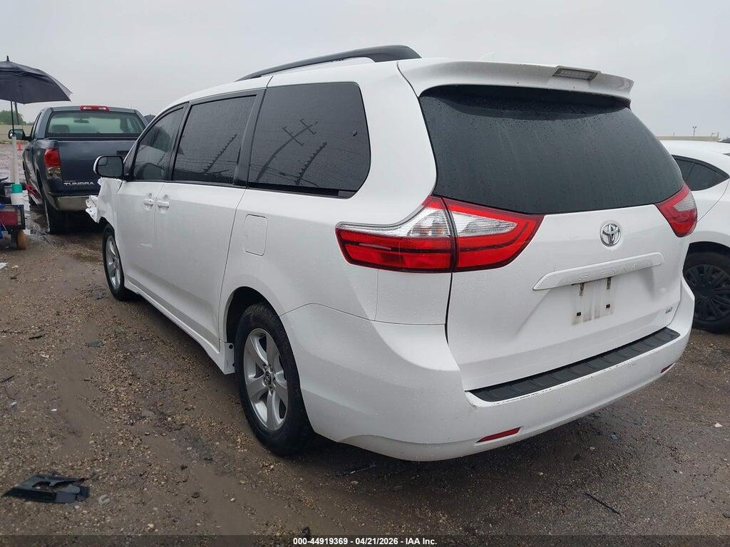 5TDKZ3DC8JS921658 2018 TOYOTA SIENNA photo no. 3