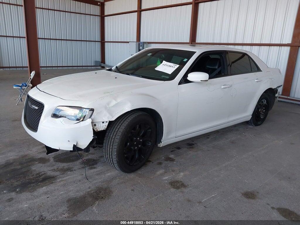 2C3CCAGG4GH136364 2016 CHRYSLER 300 photo no. 2