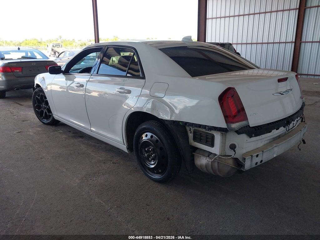 2C3CCAGG4GH136364 2016 CHRYSLER 300 photo no. 3