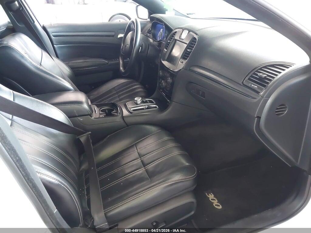 2C3CCAGG4GH136364 2016 CHRYSLER 300 photo no. 5