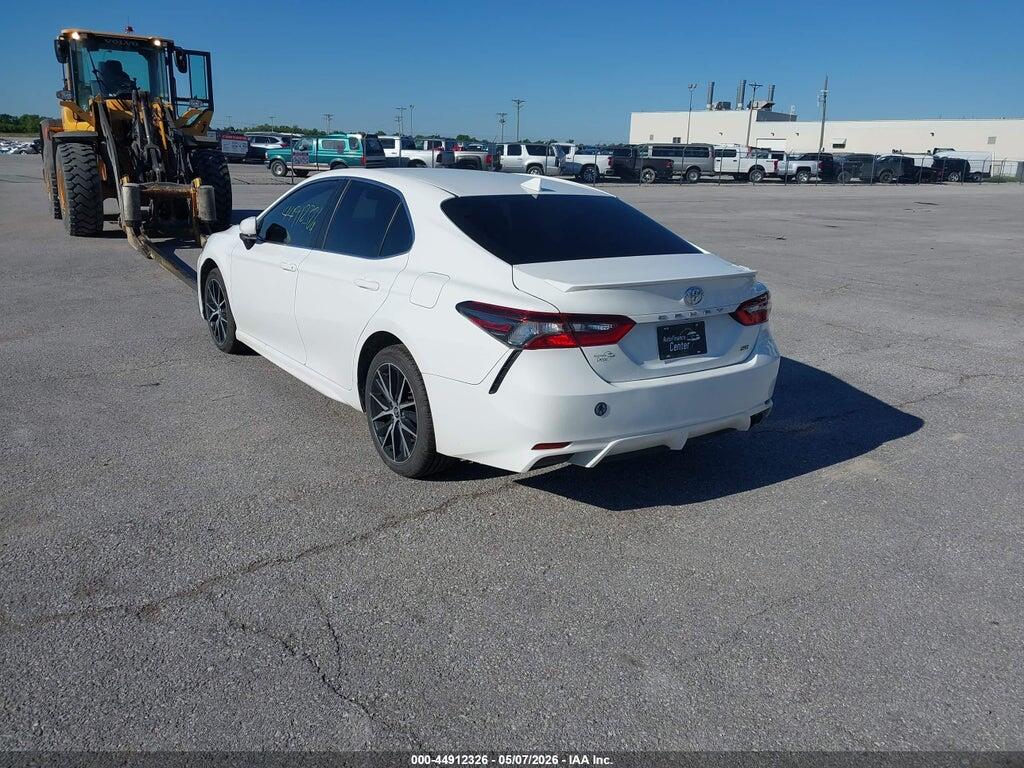 4T1G11AK4MU485030 2021 TOYOTA CAMRY photo no. 3