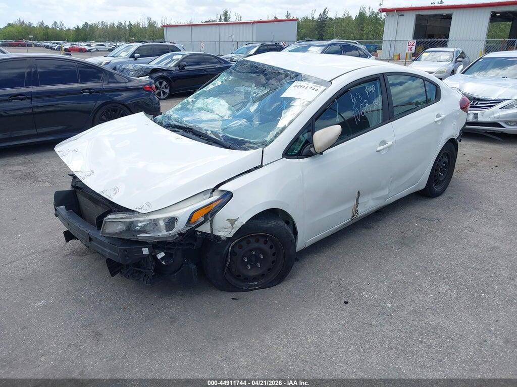 3KPFK4A74HE081028 2017 KIA FORTE photo no. 2