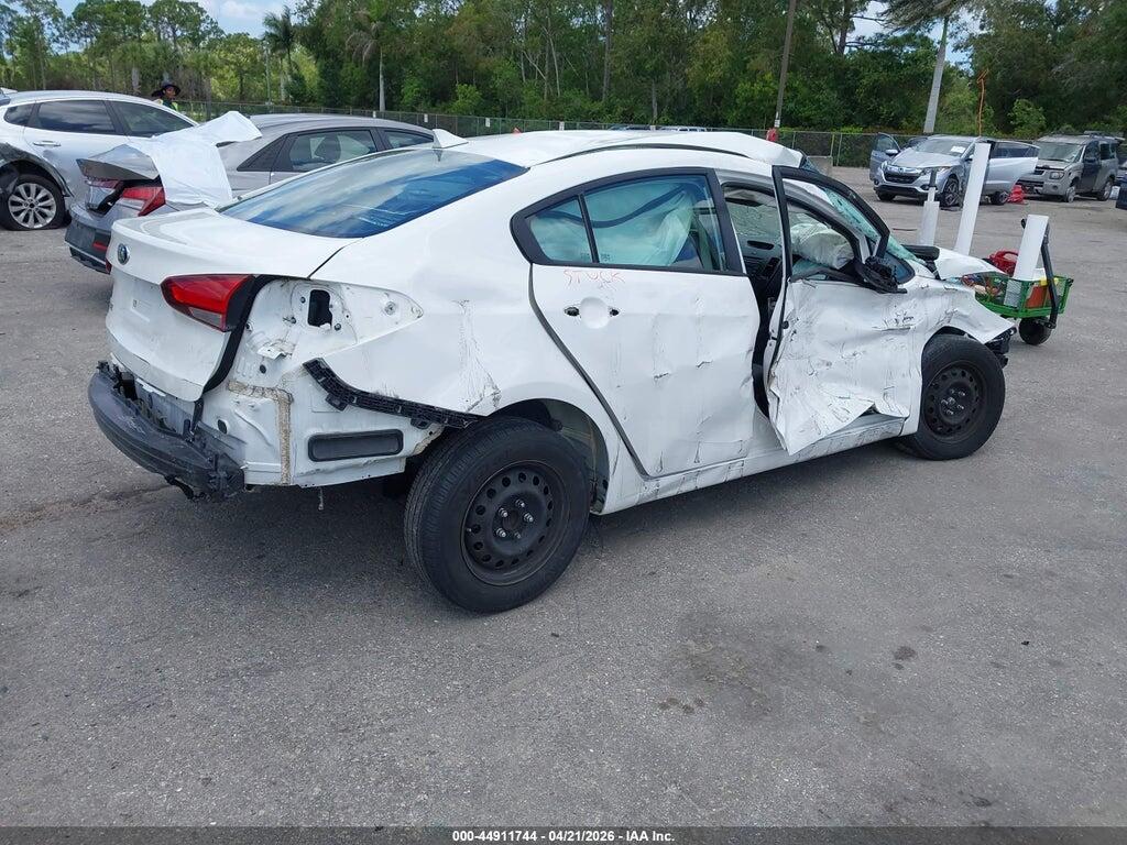 3KPFK4A74HE081028 2017 KIA FORTE photo no. 4