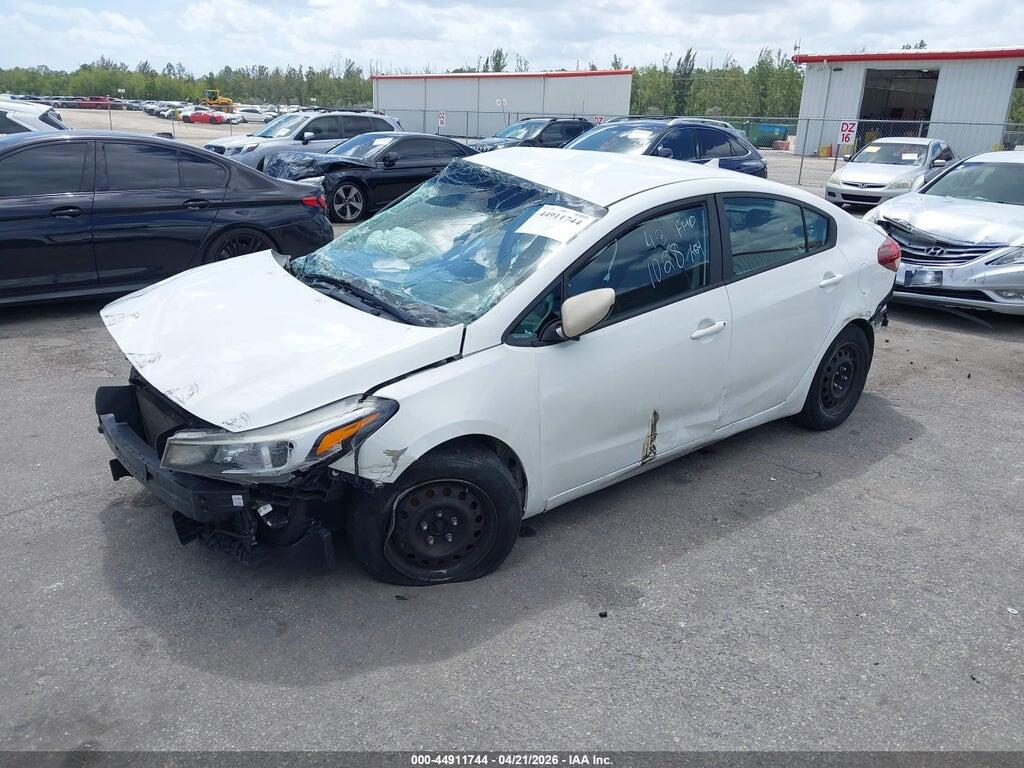 3KPFK4A74HE081028 2017 KIA FORTE photo no. 6