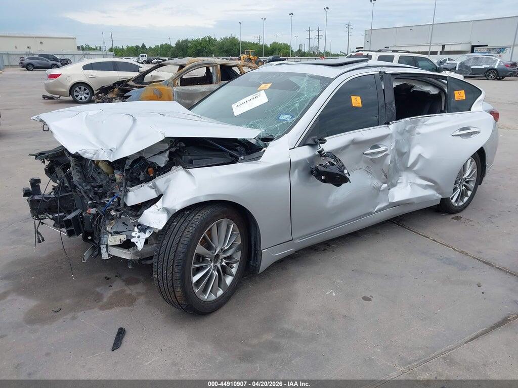 JN1EV7AP5JM360423 2018 INFINITI Q50 photo no. 2