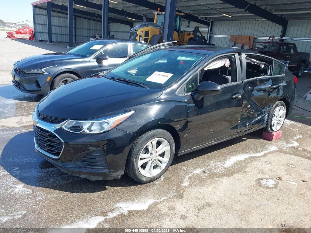 1G1BC5SM1K7105839 2019 CHEVROLET CRUZE photo no. 2