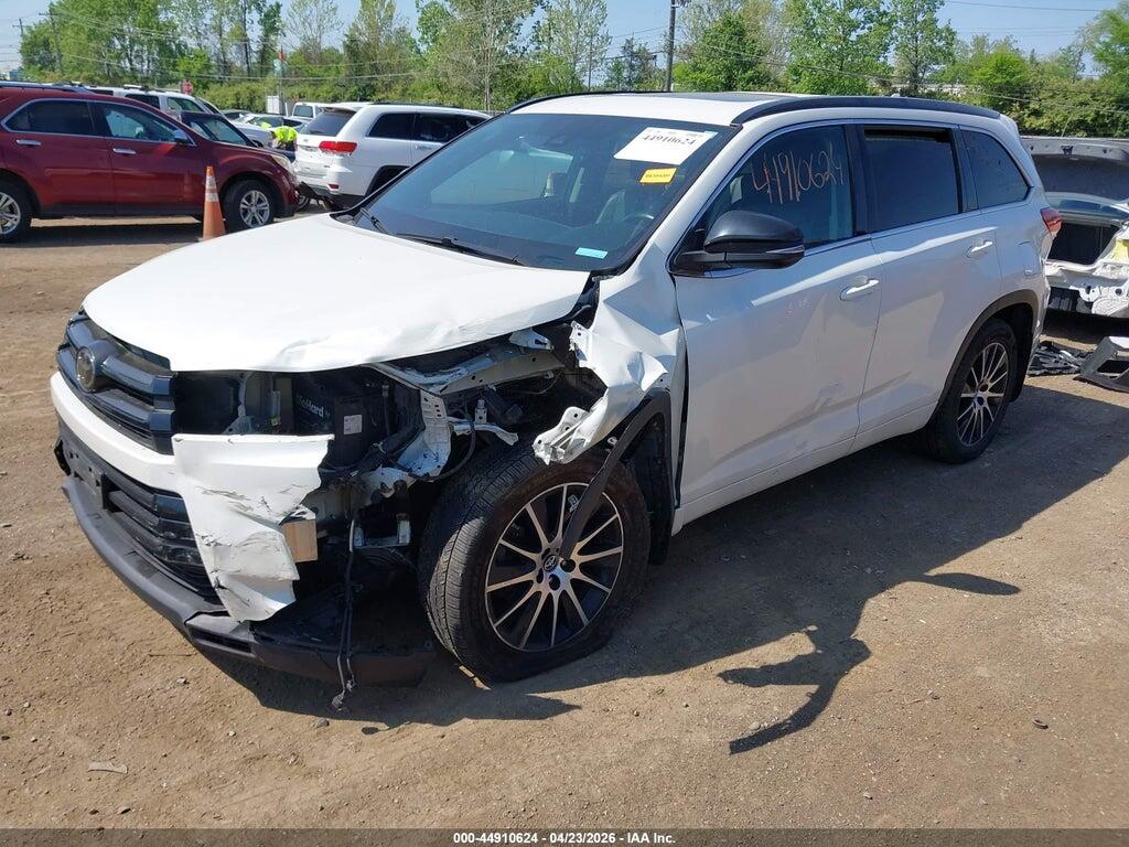 5TDJZRFH3JS536757 2018 TOYOTA HIGHLANDER photo no. 2