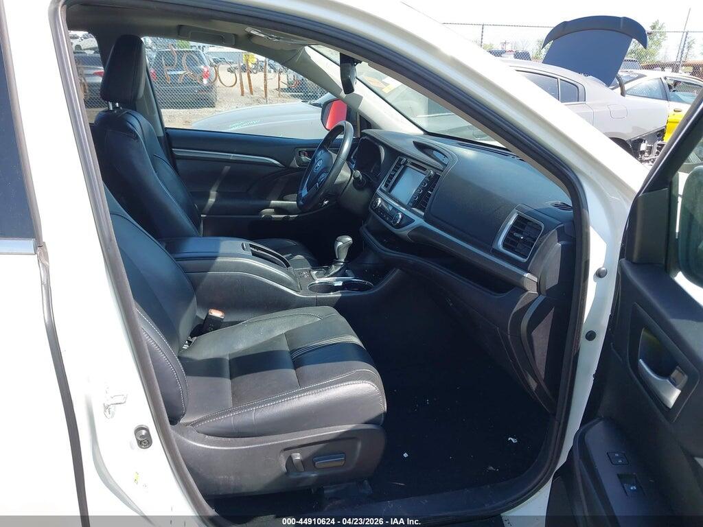 5TDJZRFH3JS536757 2018 TOYOTA HIGHLANDER photo no. 5