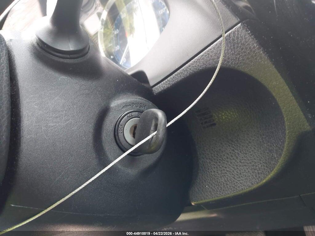 5YFBURHE6HP651605 2017 TOYOTA COROLLA photo no. 11