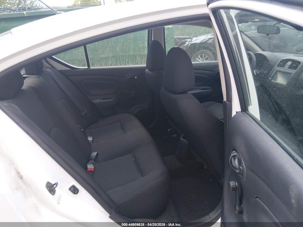 3N1CN7AP8KL810486 2019 NISSAN VERSA photo no. 8