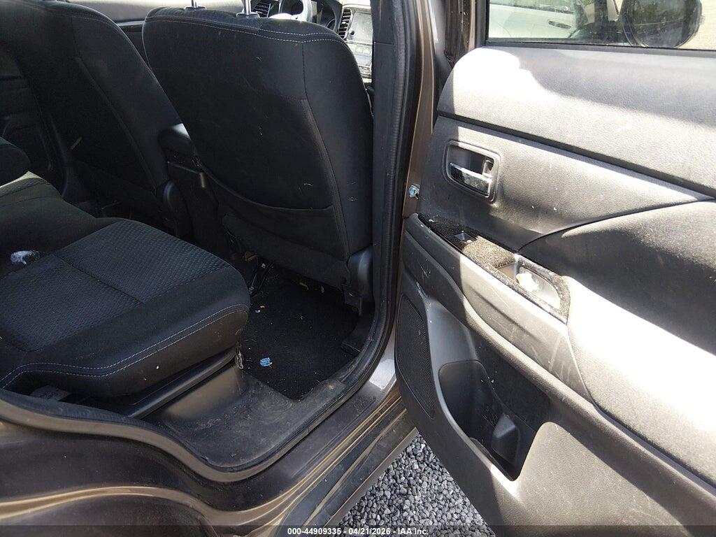 JA4AD3A31JZ059844 2018 MITSUBISHI OUTLANDER photo no. 8