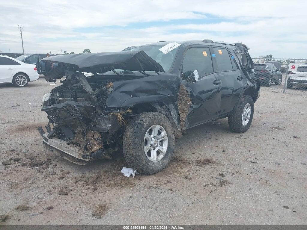 JTEMU5JR9P6106997 2023 TOYOTA 4RUNNER photo no. 2