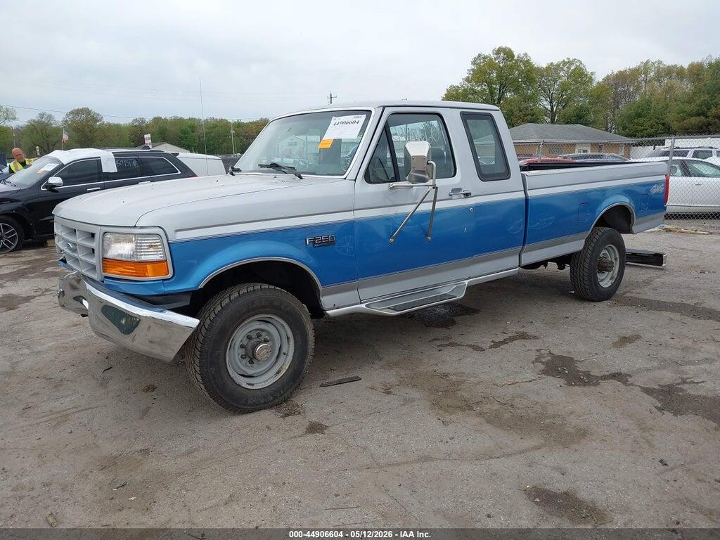 1FTHX26G7PKB06233 1993 FORD F250 photo no. 2