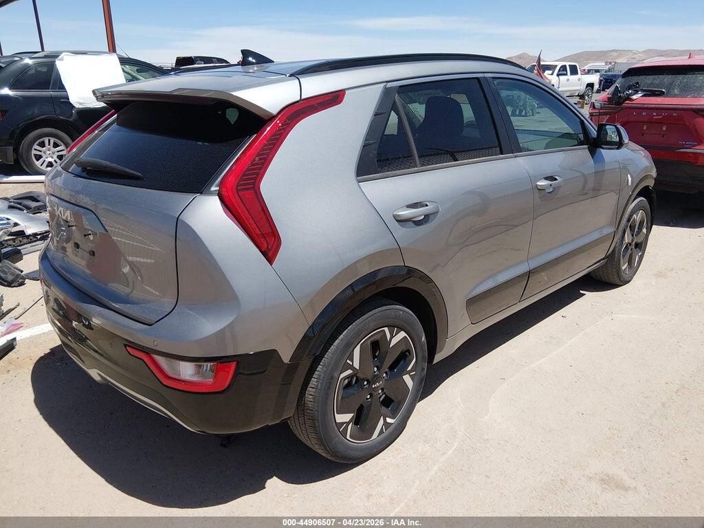 KNDCR3L10P5030752 2023 KIA NIRO EV photo no. 4