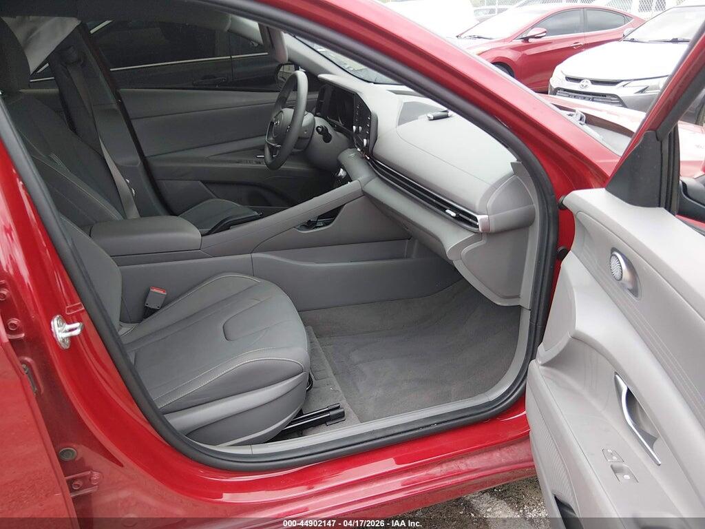 KMHLM4AG1NU317835 2022 HYUNDAI ELANTRA photo no. 5