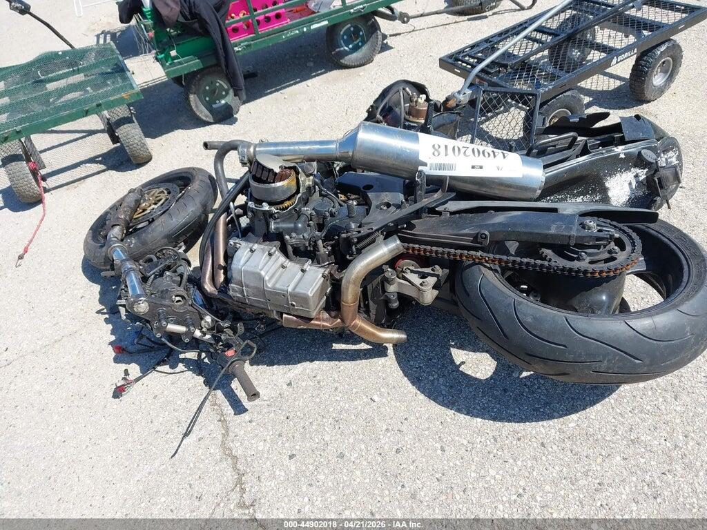 JH2SC35033M600641 2003 HONDA CBR1100 photo no. 12