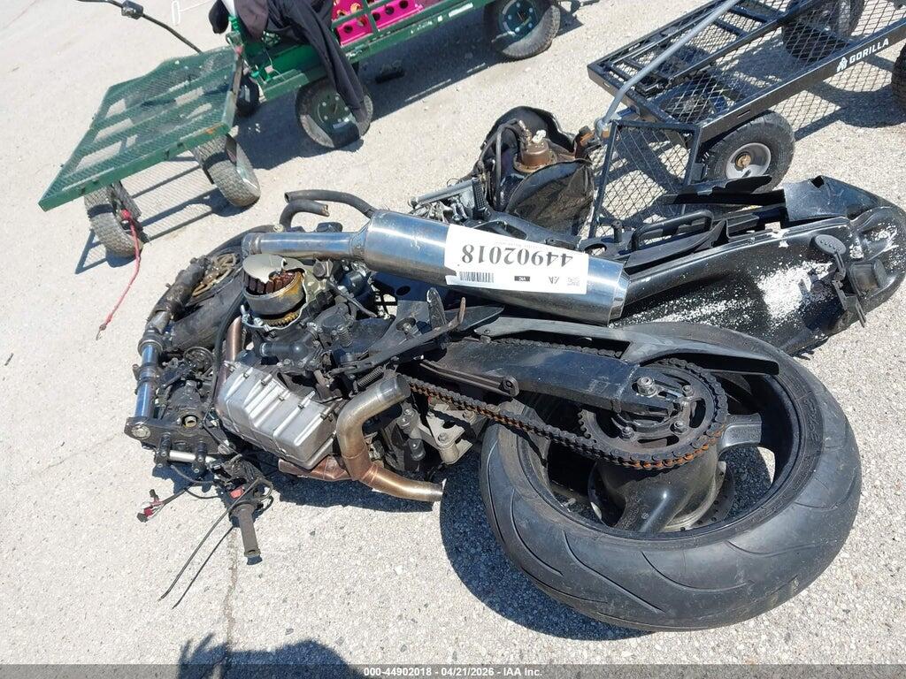 JH2SC35033M600641 2003 HONDA CBR1100 photo no. 3
