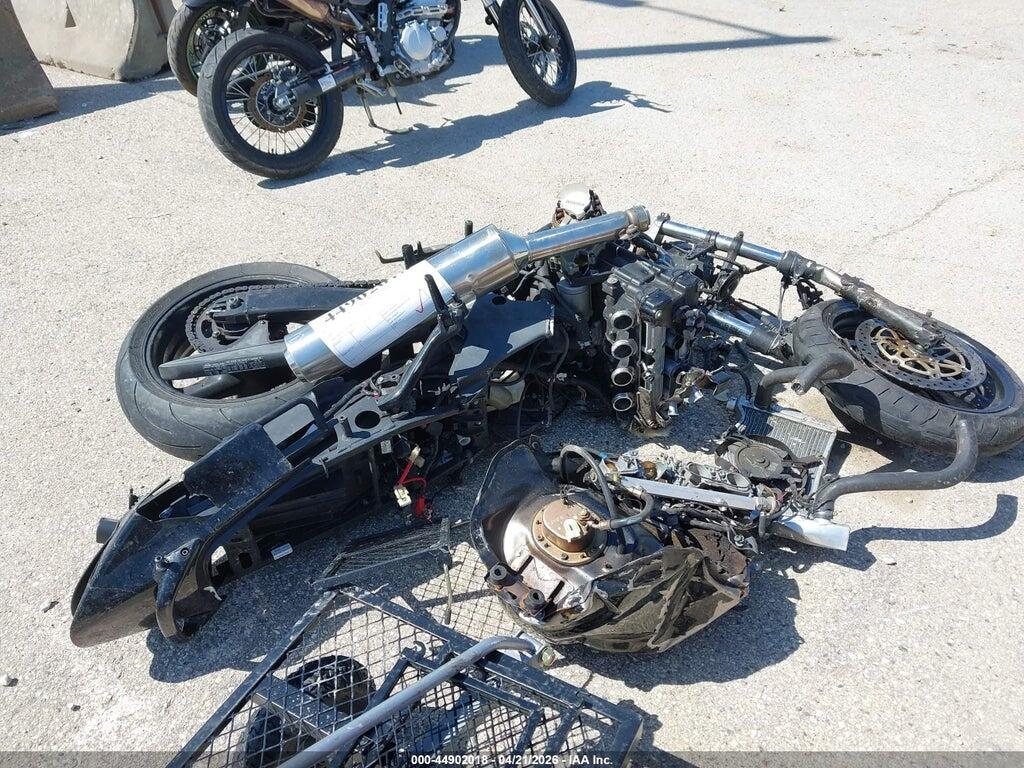 JH2SC35033M600641 2003 HONDA CBR1100 photo no. 4