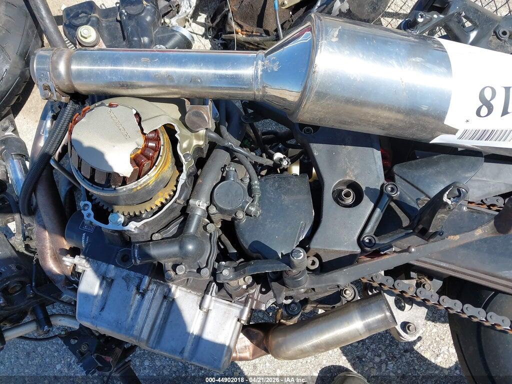 JH2SC35033M600641 2003 HONDA CBR1100 photo no. 9