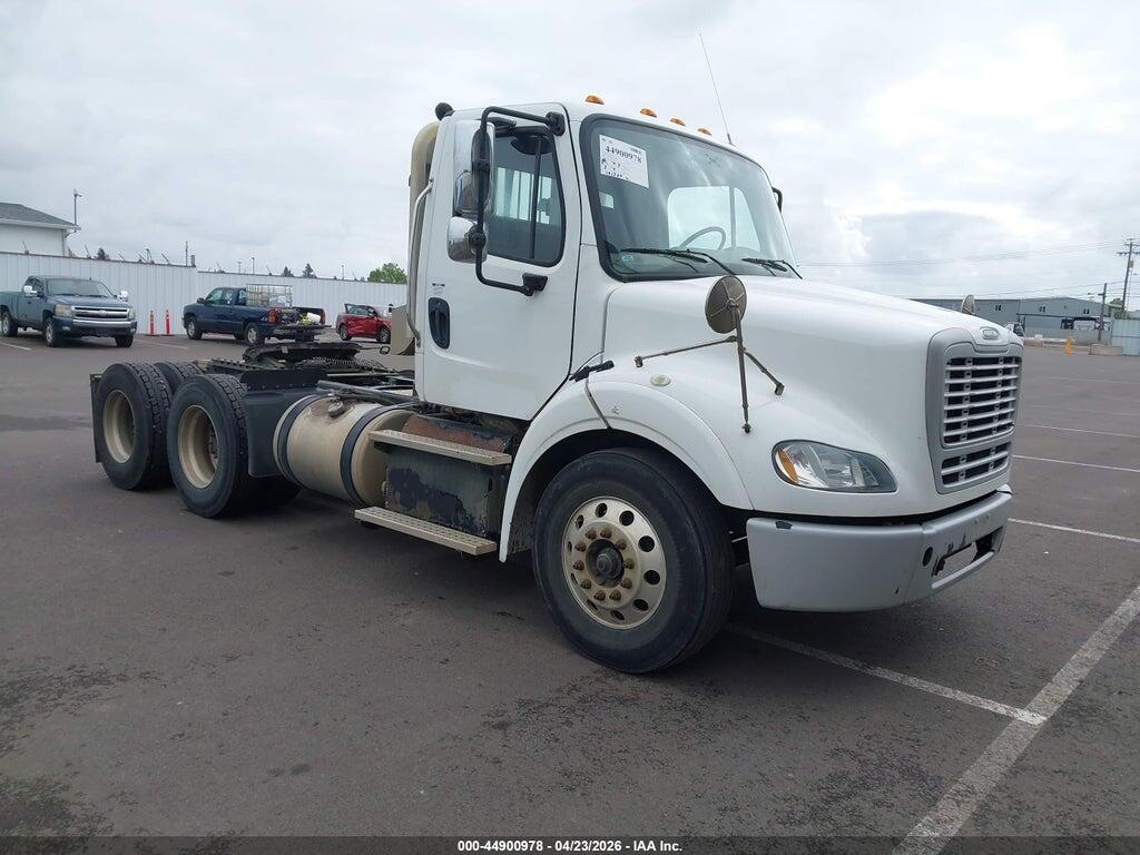 1FUJC5DVXHHJF0195 2017 FREIGHTLINER M2 112 photo no. 1