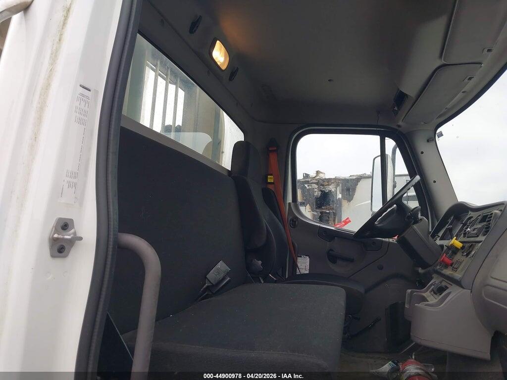 1FUJC5DVXHHJF0195 2017 FREIGHTLINER M2 112 photo no. 8