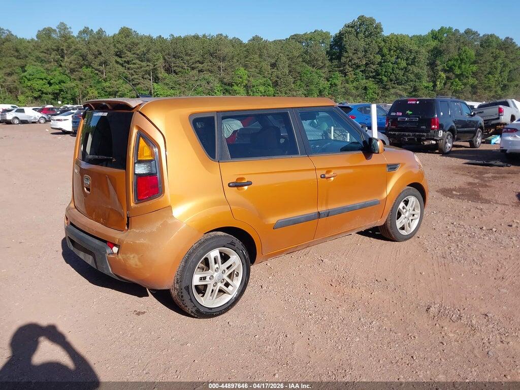 KNDJT2A27B7213898 2011 KIA SOUL photo no. 4