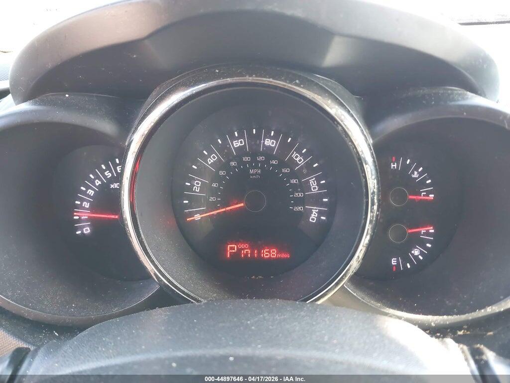 KNDJT2A27B7213898 2011 KIA SOUL photo no. 7
