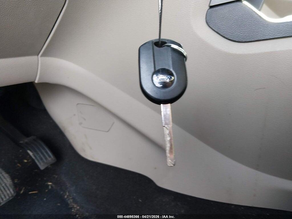 1FMCU0GD0HUA19562 2017 FORD ESCAPE photo no. 11