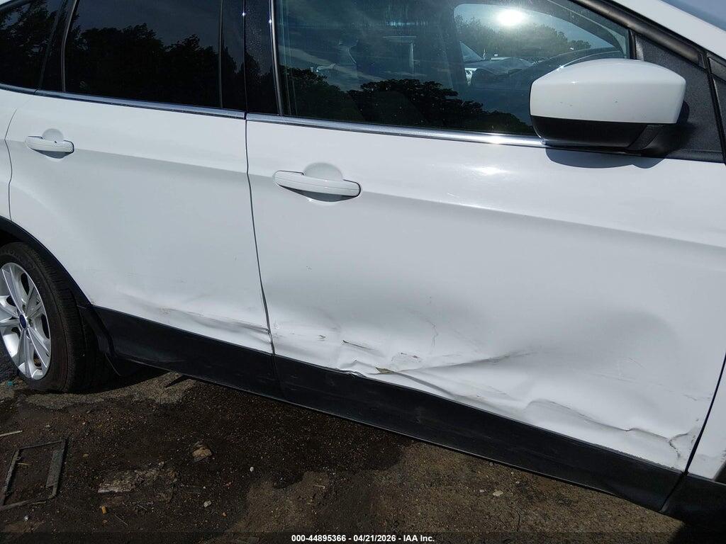 1FMCU0GD0HUA19562 2017 FORD ESCAPE photo no. 6