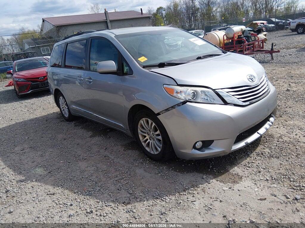 5TDYK3DC8FS575679 2015 TOYOTA SIENNA photo no. 1