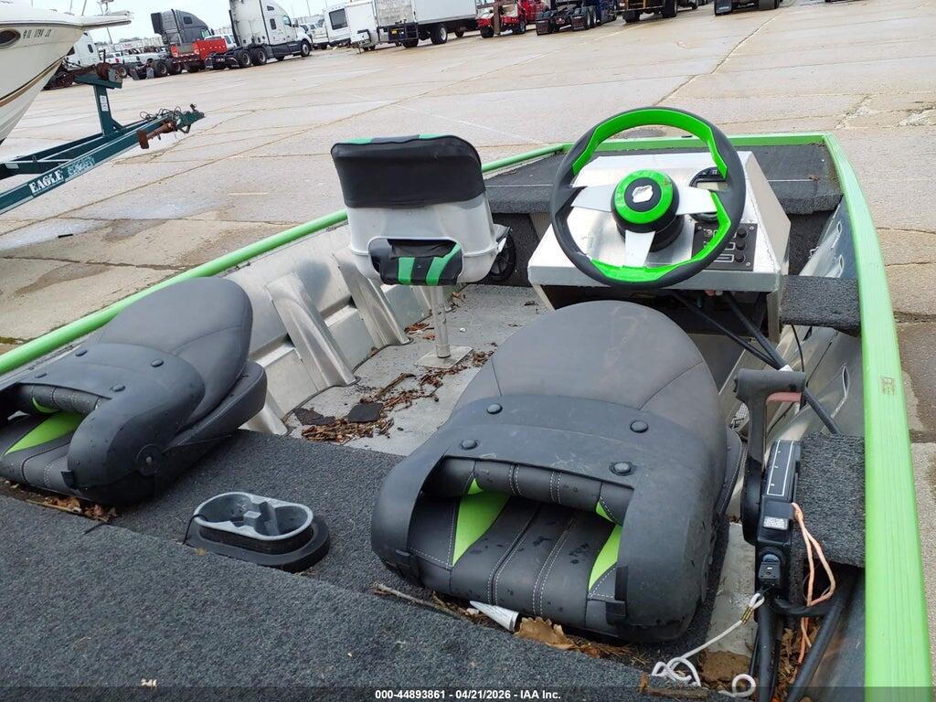 00000CJT09347E919 2019 BLAZER BOAT photo no. 5