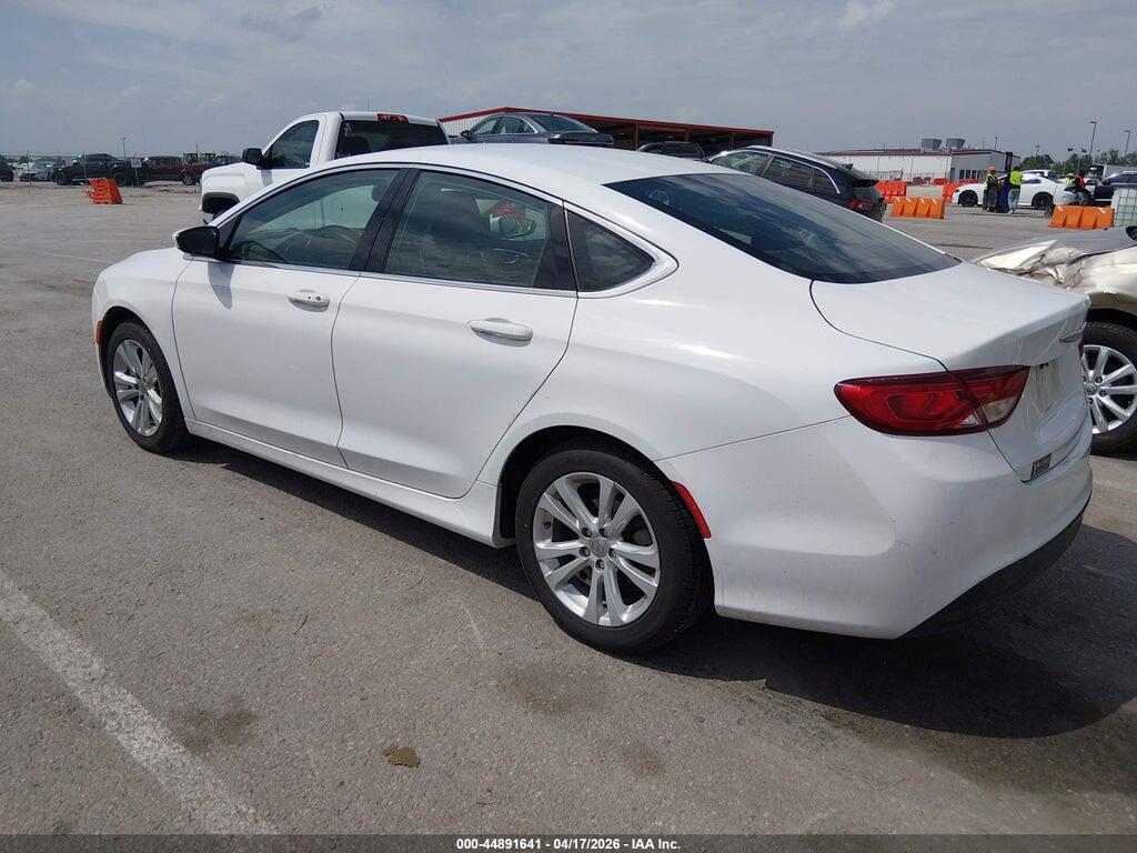 1C3CCCFB7HN500464 2017 CHRYSLER 200 photo no. 3
