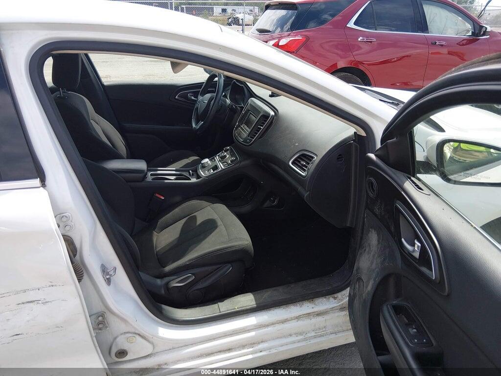 1C3CCCFB7HN500464 2017 CHRYSLER 200 photo no. 5