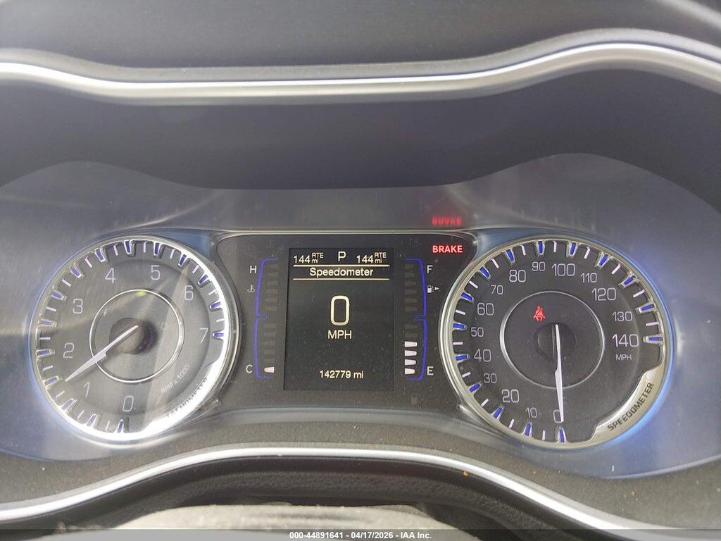 1C3CCCFB7HN500464 2017 CHRYSLER 200 photo no. 7