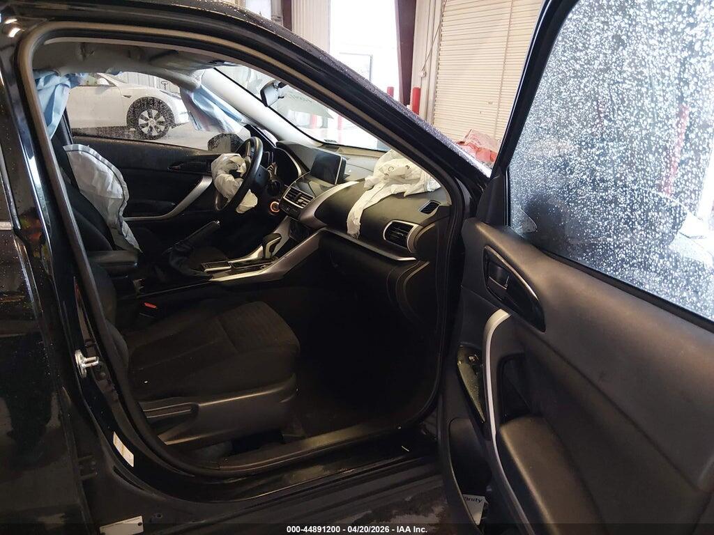 JA4AT4AA0KZ021305 2019 MITSUBISHI ECLIPSE CROSS photo no. 5