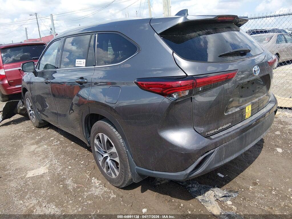 5TDHBRCH3NS549747 2022 TOYOTA HIGHLANDER photo no. 3