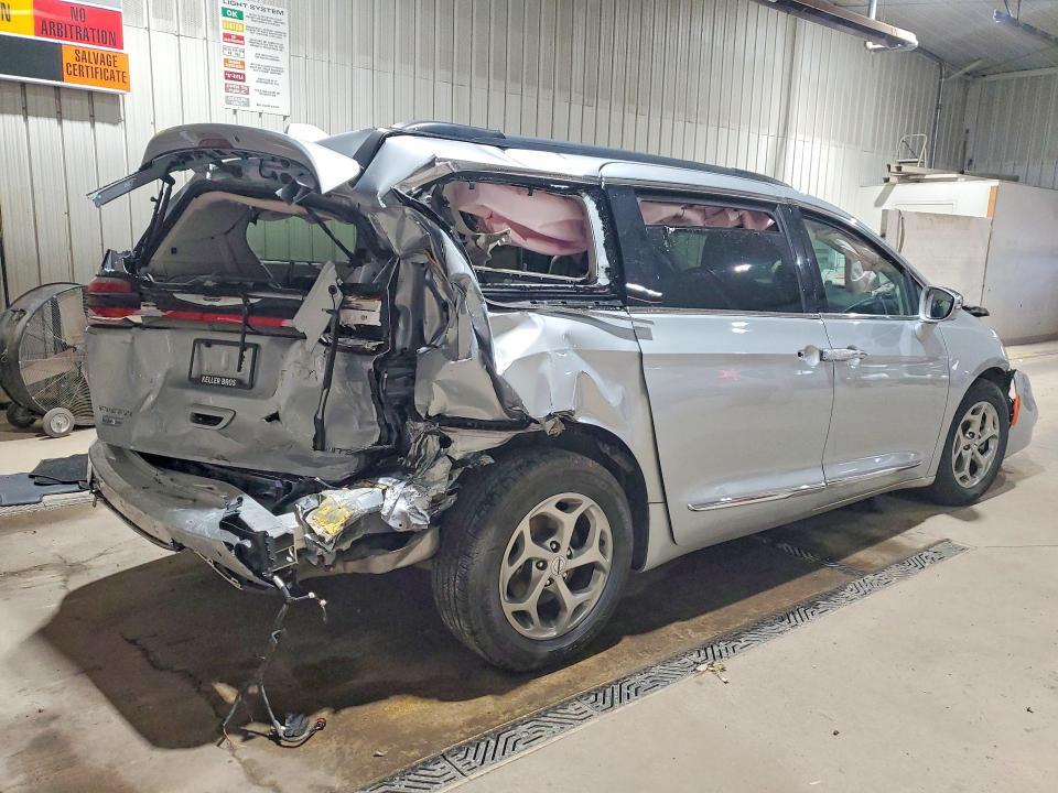2022 CHRYSLER PACIFICA LIMITED — Фото 3 из 13