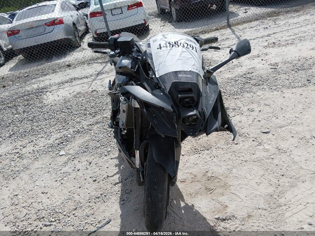 JS1EM13B1S7102327 2025 SUZUKI GSX800 photo no. 5