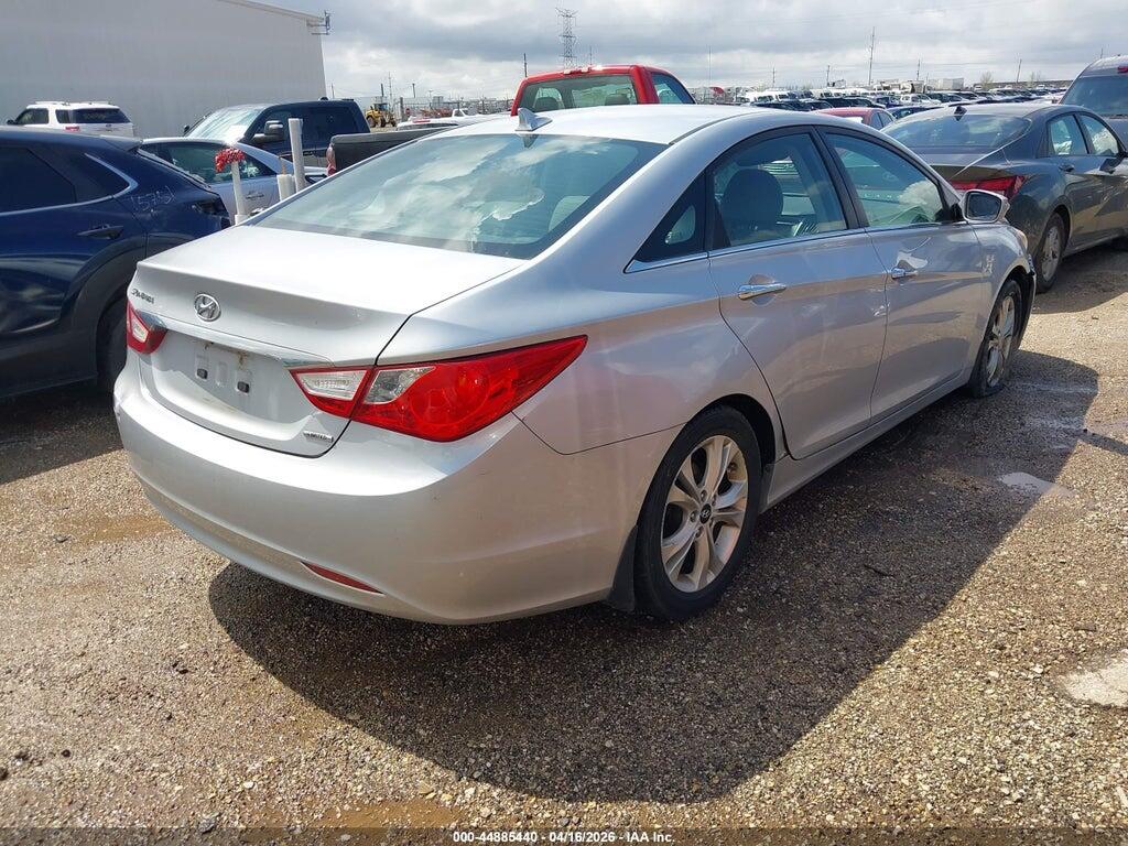 5NPEC4AC7BH190656 2011 HYUNDAI SONATA photo no. 4