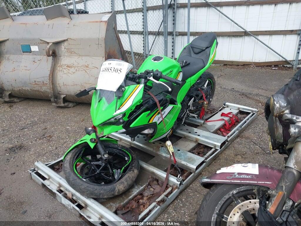 ML5EXGH17SDA39068 2025 KAWASAKI EX500 photo no. 2