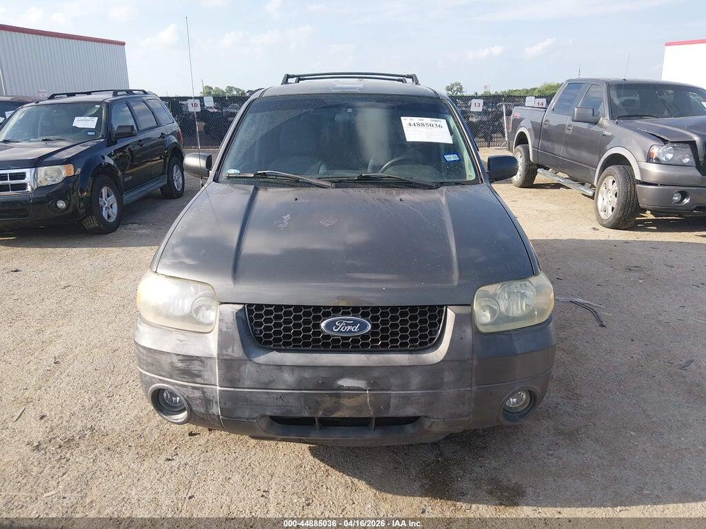 1FMCU03195DA07241 2005 FORD ESCAPE photo no. 12