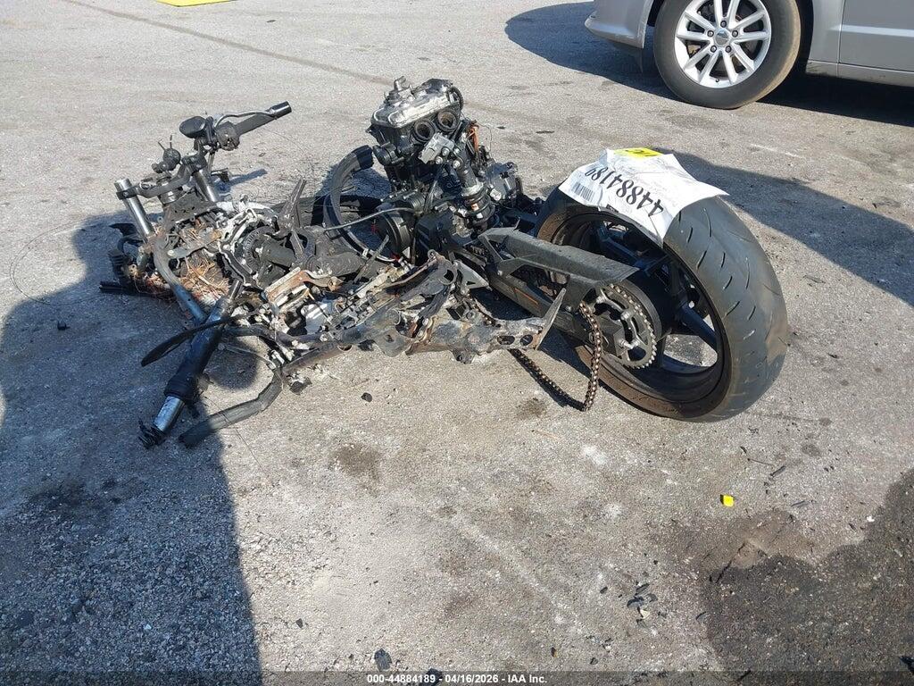 ML5EXGG11TDA79018 2026 KAWASAKI EX500 photo no. 3