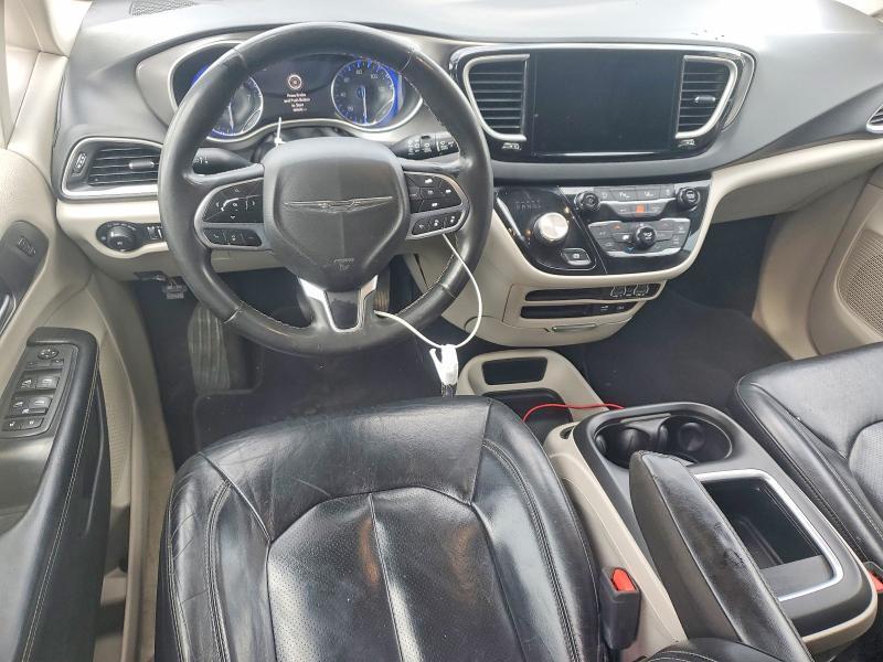 2022 CHRYSLER PACIFICA TOURING L — Фото 8 из 13