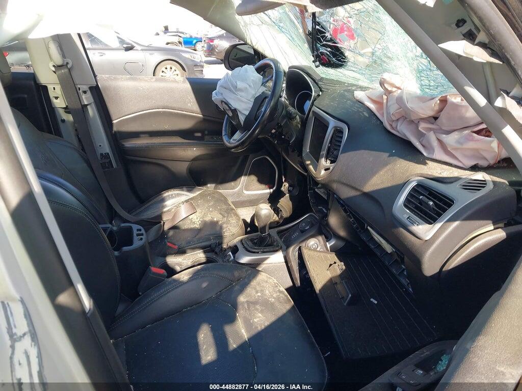 3C4NJDCB3KT812034 2019 JEEP COMPASS photo no. 5