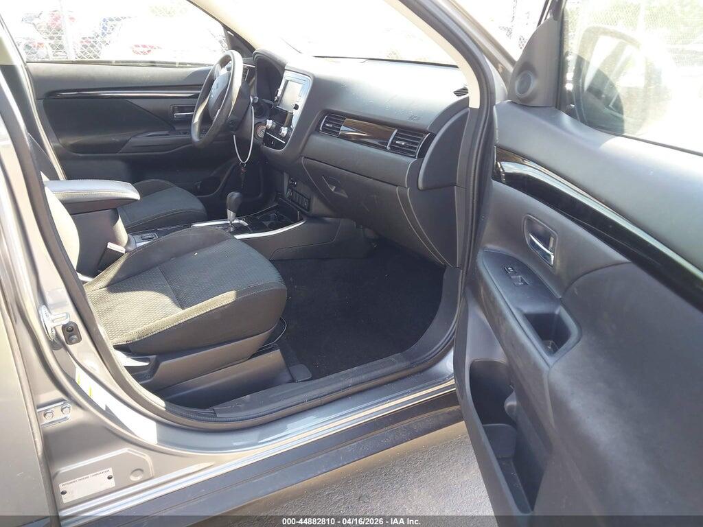 JA4AD2A39LZ048183 2020 MITSUBISHI OUTLANDER photo no. 5