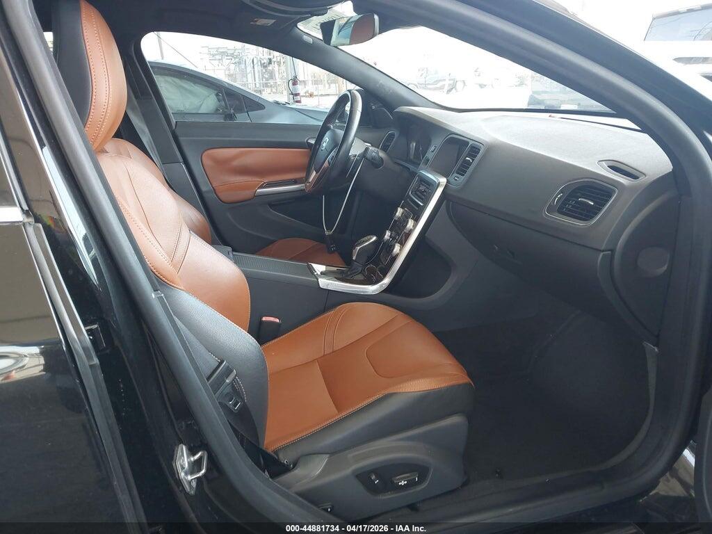 YV149MFK7F2363166 2015 VOLVO S60 photo no. 5