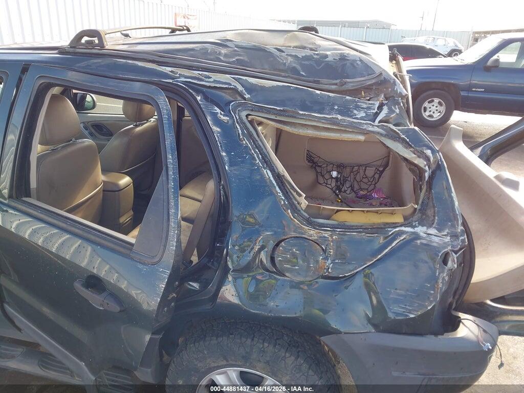 1FMCU93183KA61949 2003 FORD ESCAPE photo no. 6