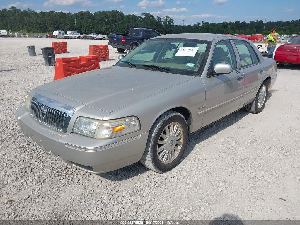 2MEHM75V09X615763 2009 MERCURY GRAND MARQUIS photo no. 2