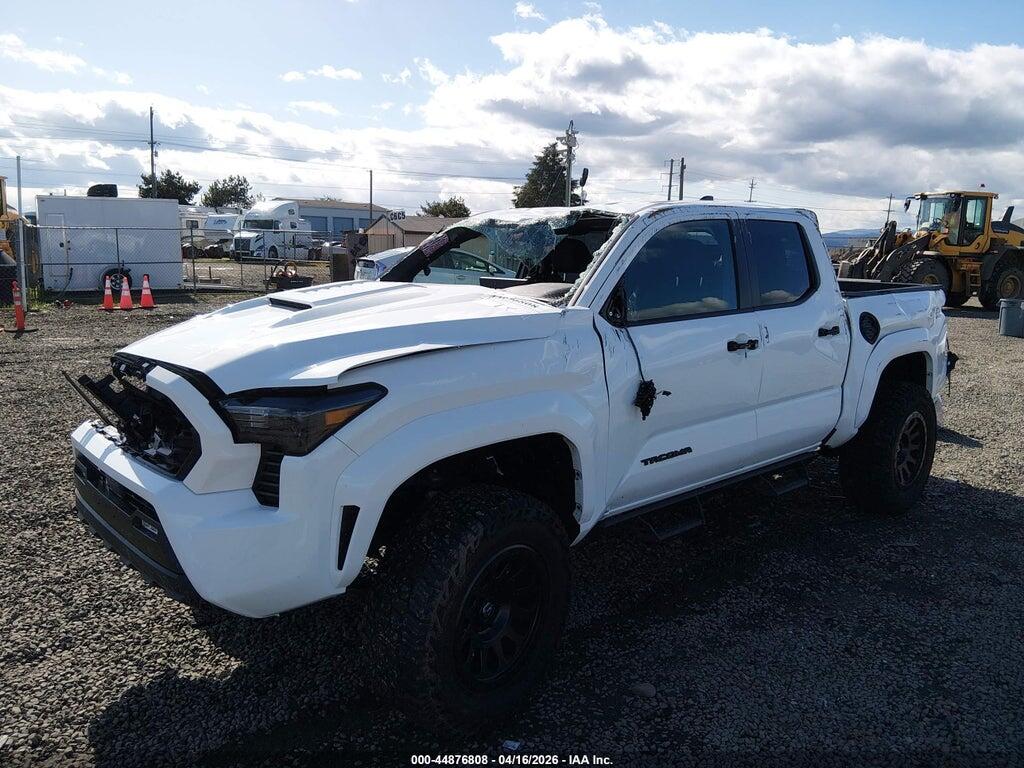 3TMLB5JN9RM074137 2024 TOYOTA TACOMA photo no. 2