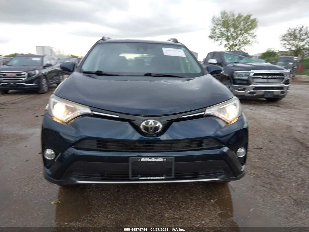 JTMRFREV8HJ172121 2017 TOYOTA RAV4 photo no. 12